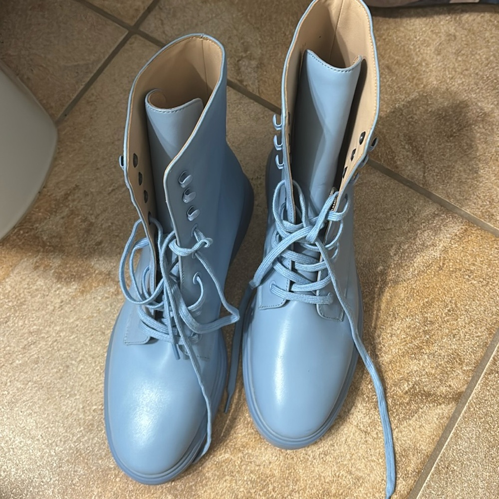 Stuart Weitzman Boots NWOT